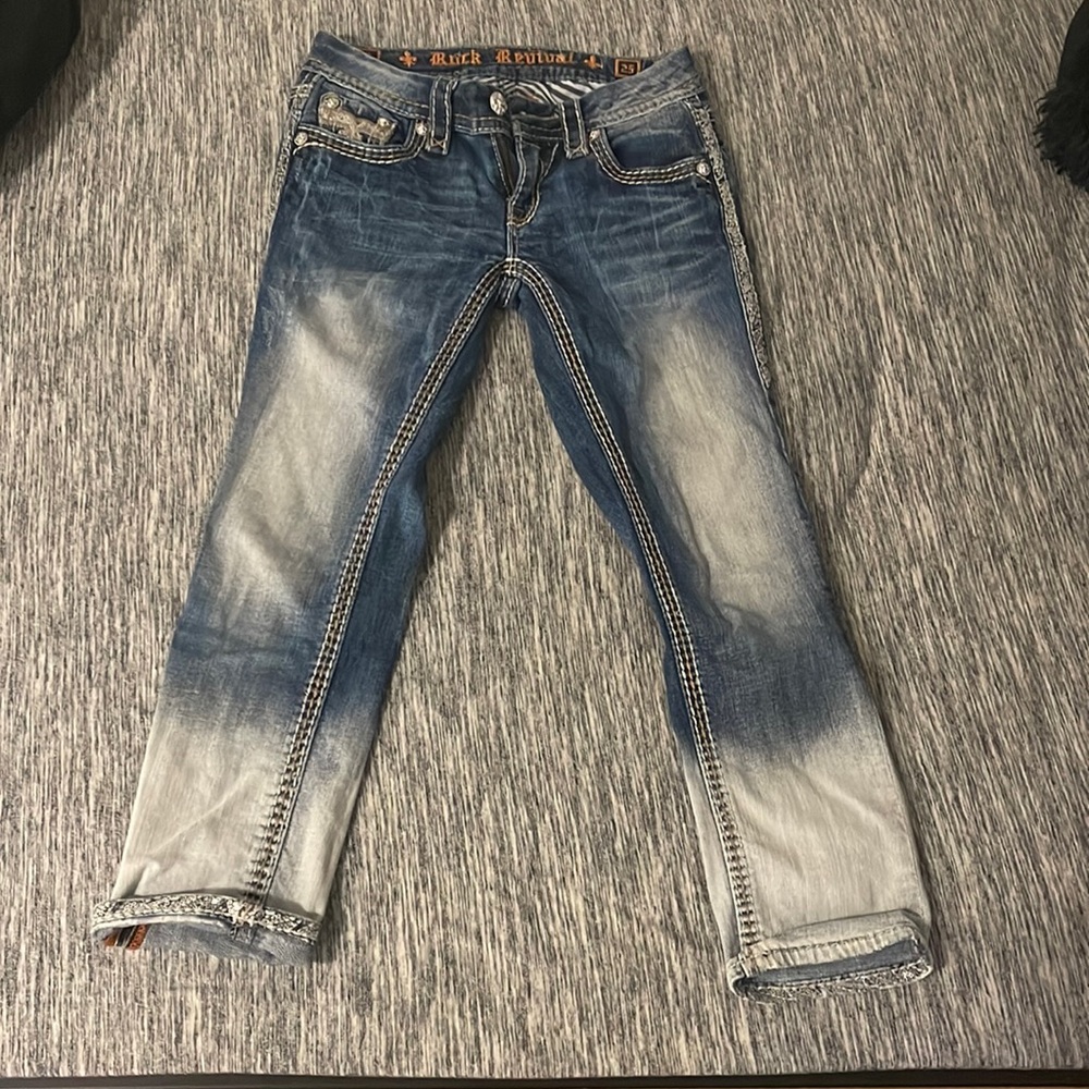 Like new. Barely worn. No stains. No holes.  PRICE NEGOTIABLE